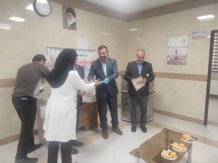 تجلیل از پرستاران مراکز درمانی مؤسسه خدمات درمانی بسیجیان استان همدان