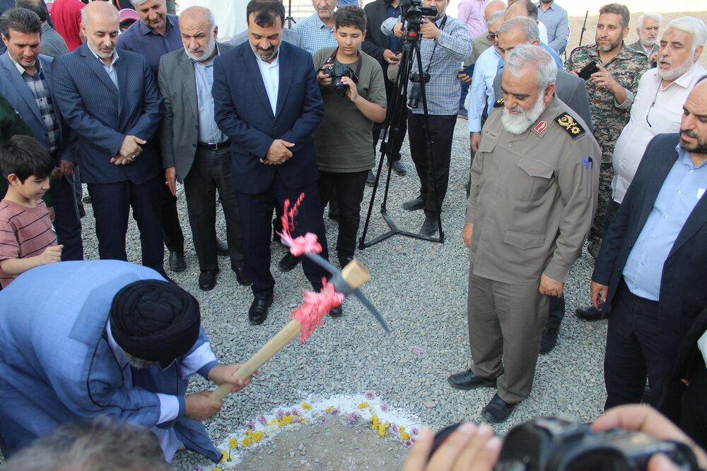 آیین کلنگ زنی مجتمع درمانی شهید سلیمانی