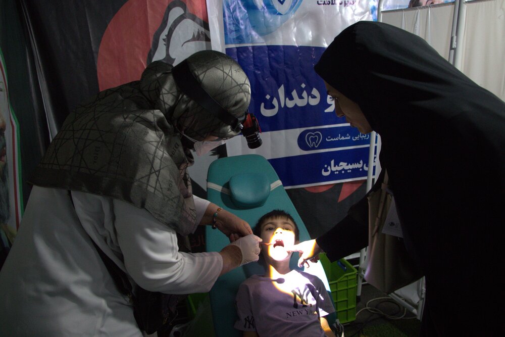 تداوم طرح جهادی سلامت دهان و دندان مؤسسه بسیجیان در میدان خراسان تهران
